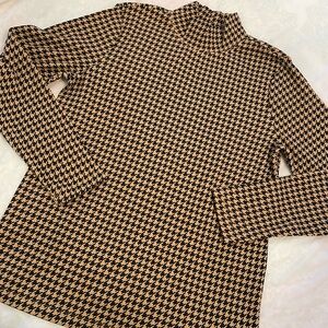 Karen Scott NWT houndstooth mock turtleneck  stretch knit top size M